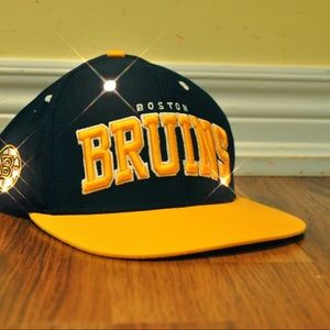 NHL Official Boston Bruins Flat Cap Hat